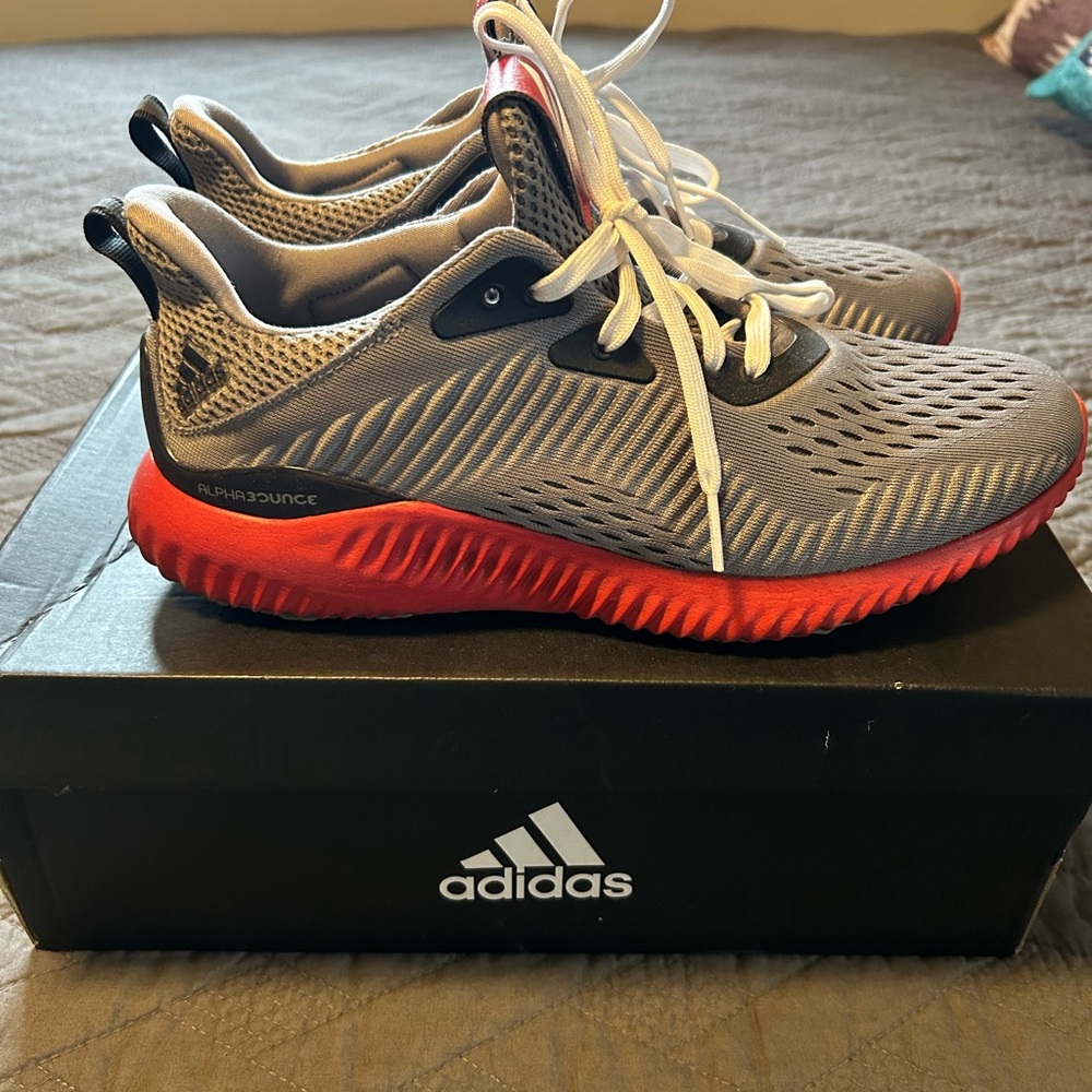 Adidas size 9 women’s